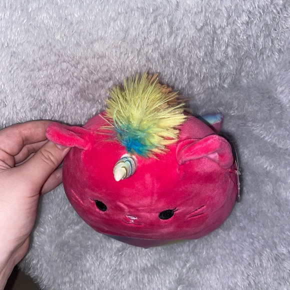 “Lizzette” Caticorn Hot Pink Squishmallow - Picture 3 of 5
